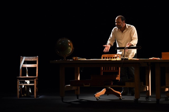 Le vieux monde derrière nous